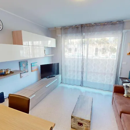 Apartmán Spacieux 2p Climatise Centre-ville Avec Grande Terrasse, Proche Plages Et Commerces - Fr-1-196-351