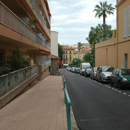 Spacieux 2p Climatise Centre-ville Avec Grande Terrasse, Proche Plages Et Commerces - Fr-1-196-351 Appartamento