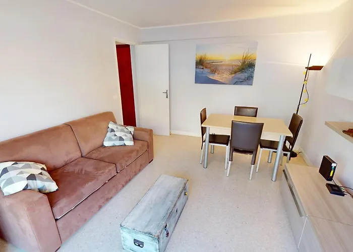 Apartment Spacieux 2p Climatise Centre-ville Avec Grande Terrasse, Proche Plages Et Commerces - Fr-1-196-351